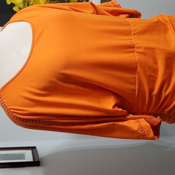 PETER NYGARD, Orange top. Size large Raglan sleeves. Very flattering style. - Picture 2 of 11